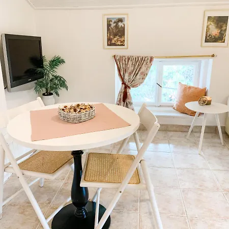 Flip Flops Apartment *