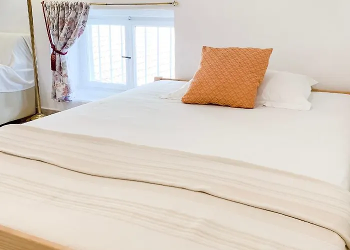 アパート Flip Flops ロヴラン